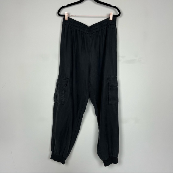 ALICE + OLIVIA DEDE SMOCKED CARGO PANTS IN BLACK SIZE LARGE - Picture 14 of 14